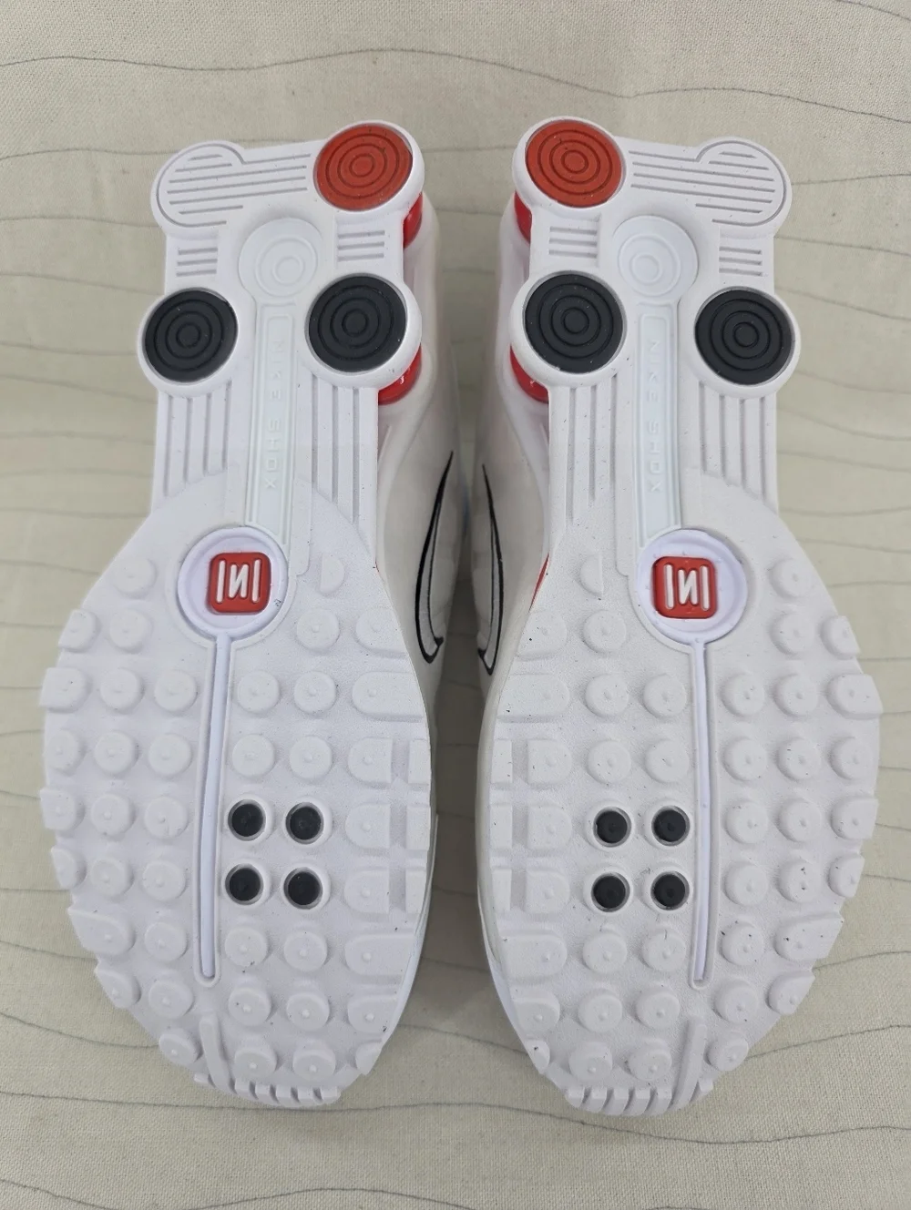 Nike Youth Shox R4 GS White Phantom Red Running Shoes CW2626-102 Size 7Y NEW